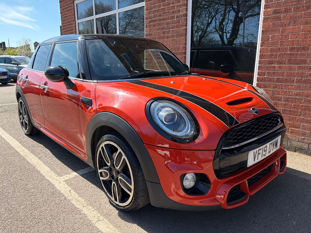 2019 MINI Hatch — image 6