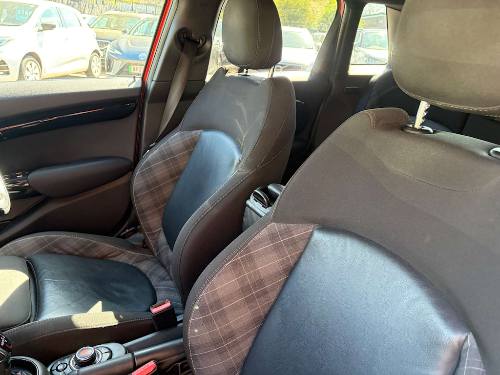 2019 MINI Hatch — image 17