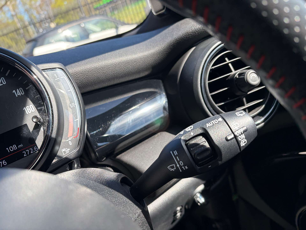 2019 MINI Hatch — image 33