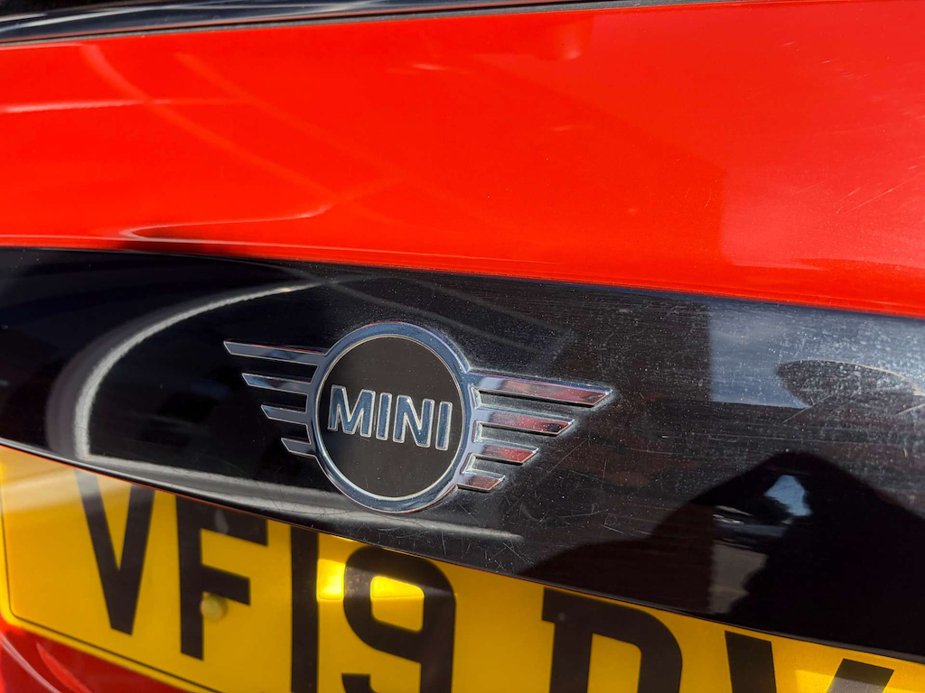 2019 MINI Hatch — image 47