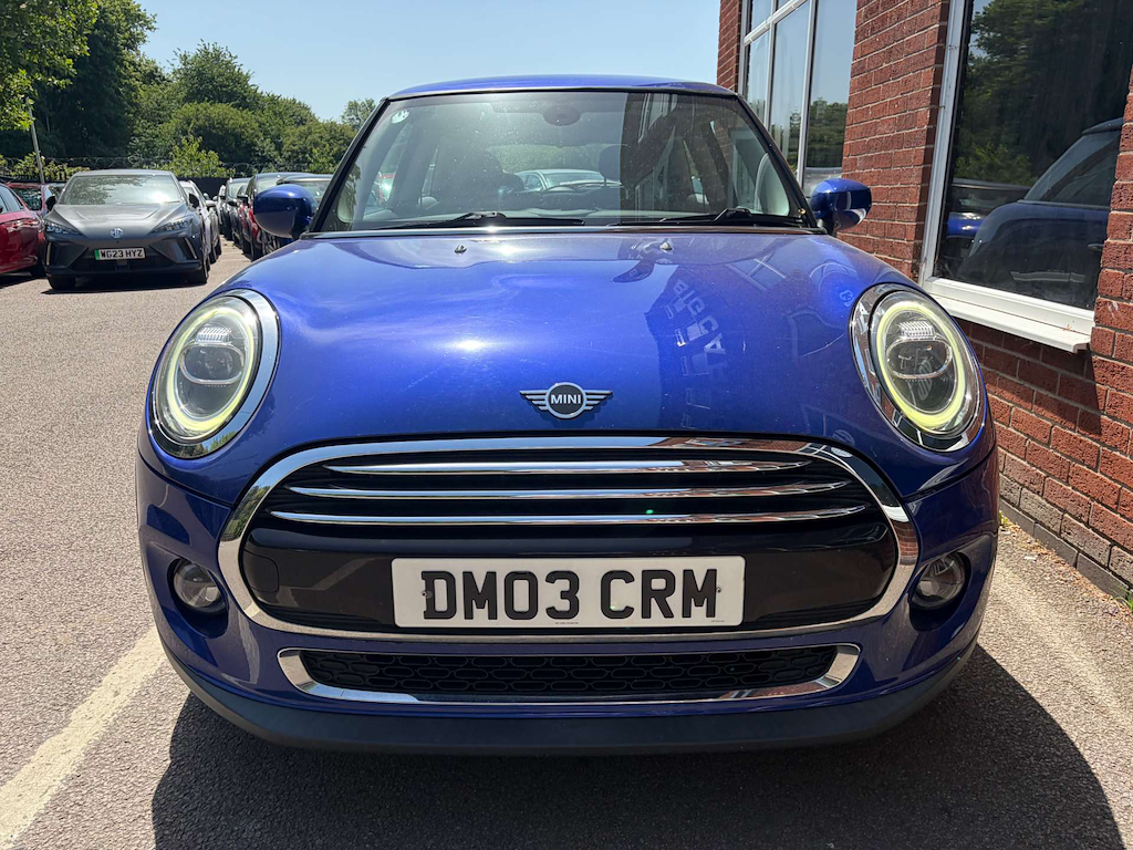 2019 MINI Hatch — image 8