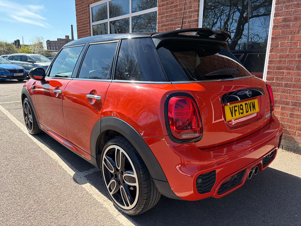 2019 MINI Hatch — image 7