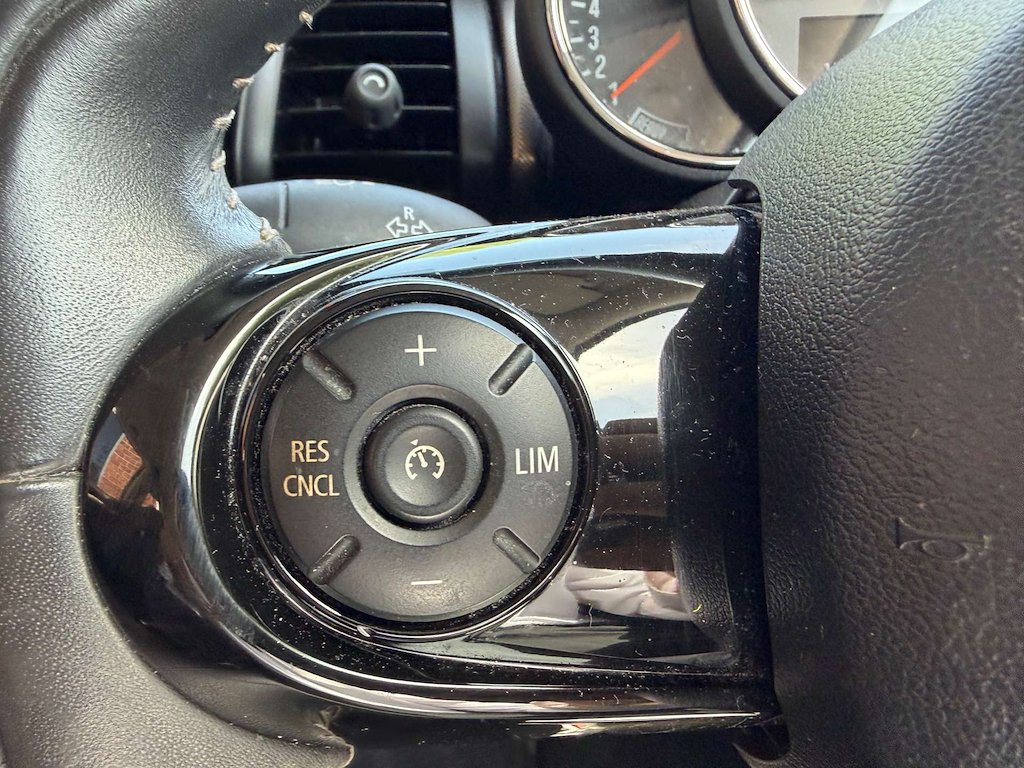 2019 MINI Hatch — image 20
