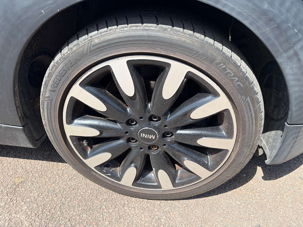 2019 MINI Hatch — image 10