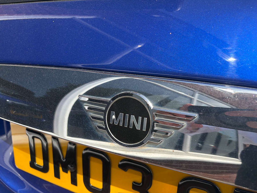2019 MINI Hatch — image 31