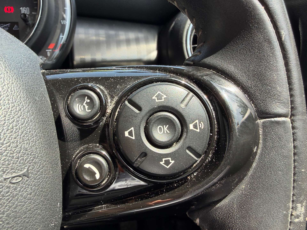 2019 MINI Hatch — image 21
