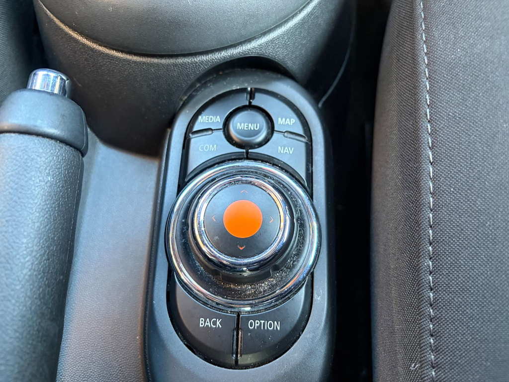 2019 MINI Hatch — image 36