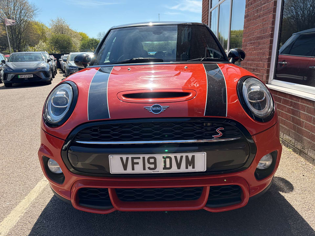 2019 MINI Hatch — image 9