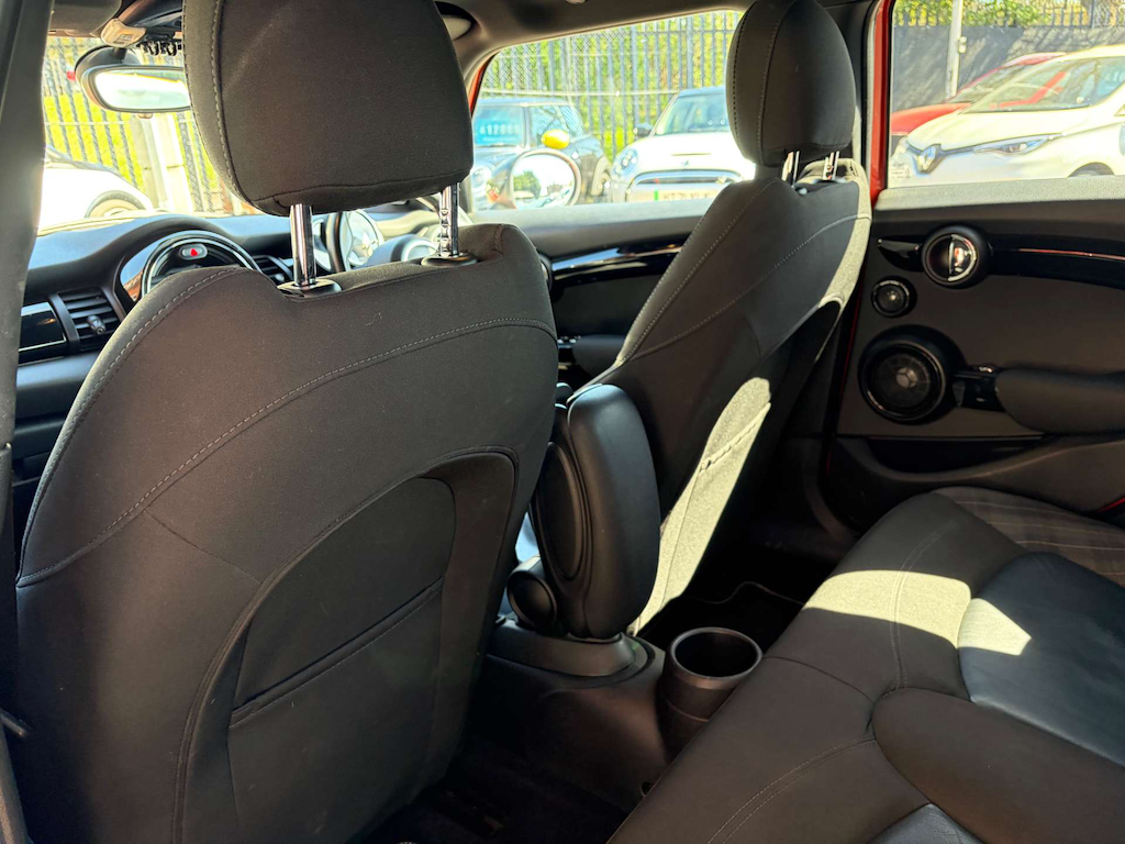2019 MINI Hatch — image 21