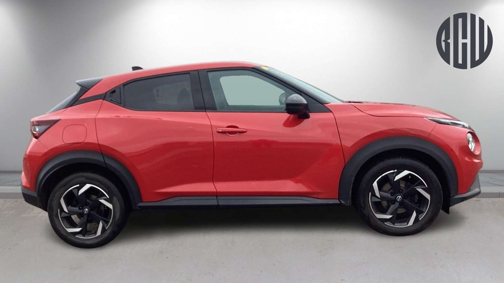 2023 Nissan Juke — image 4