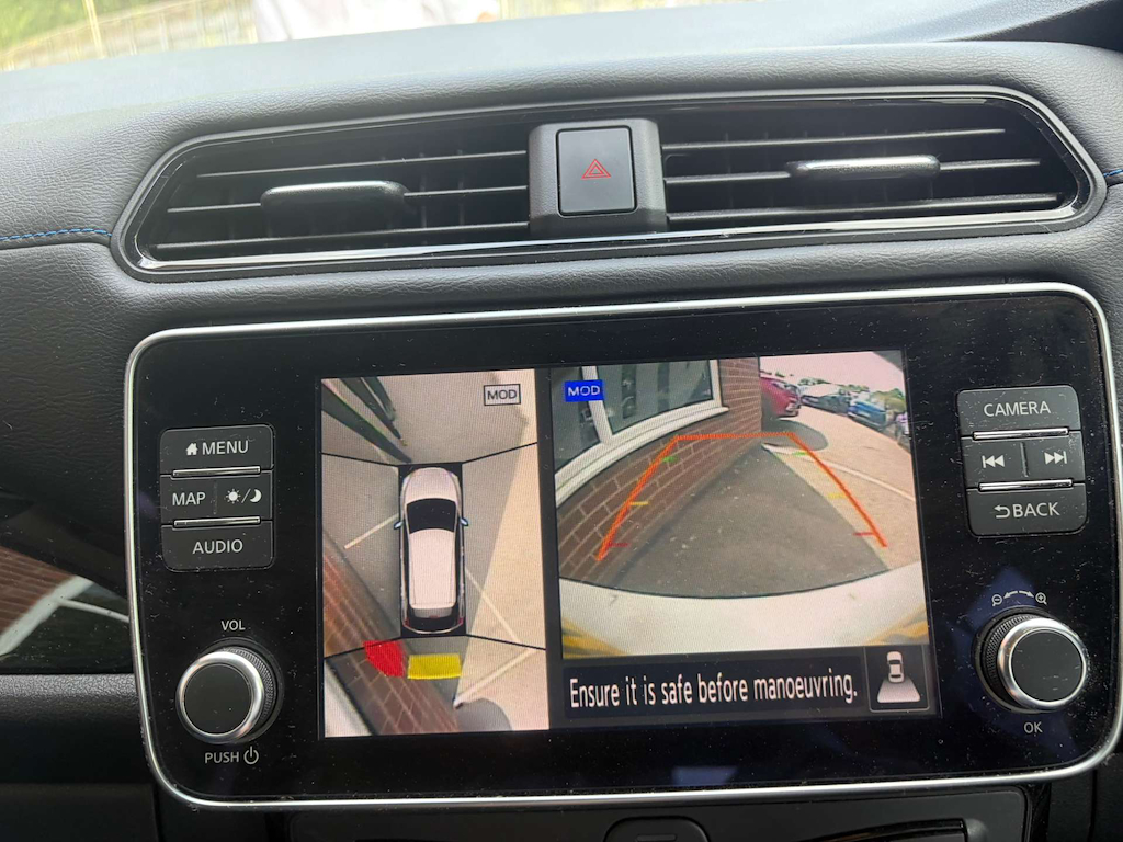 2021 Nissan Leaf — image 17