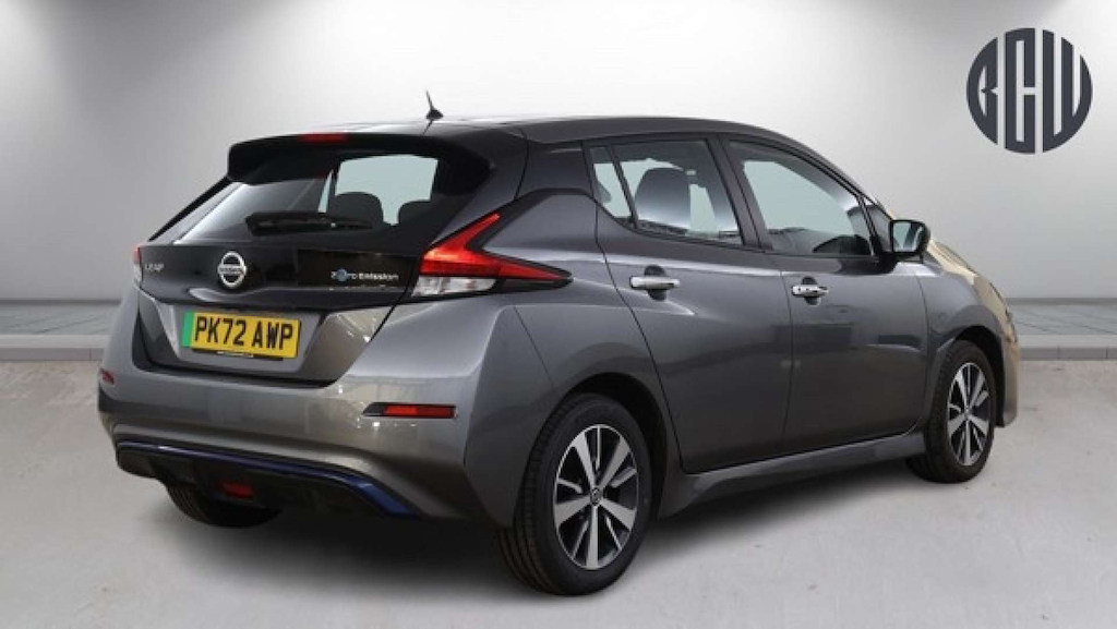 2022 Nissan Leaf — image 4