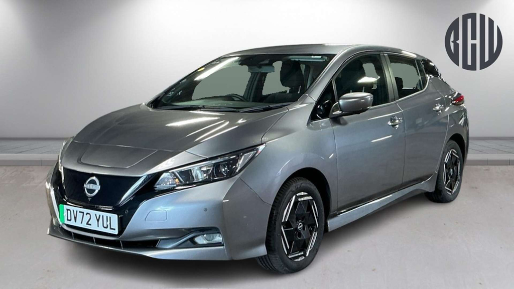 2022 Nissan Leaf — image 2