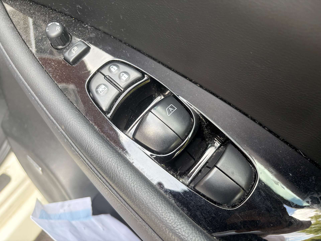 2021 Nissan Leaf — image 24