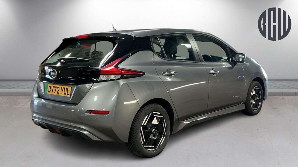 2022 Nissan Leaf — image 4