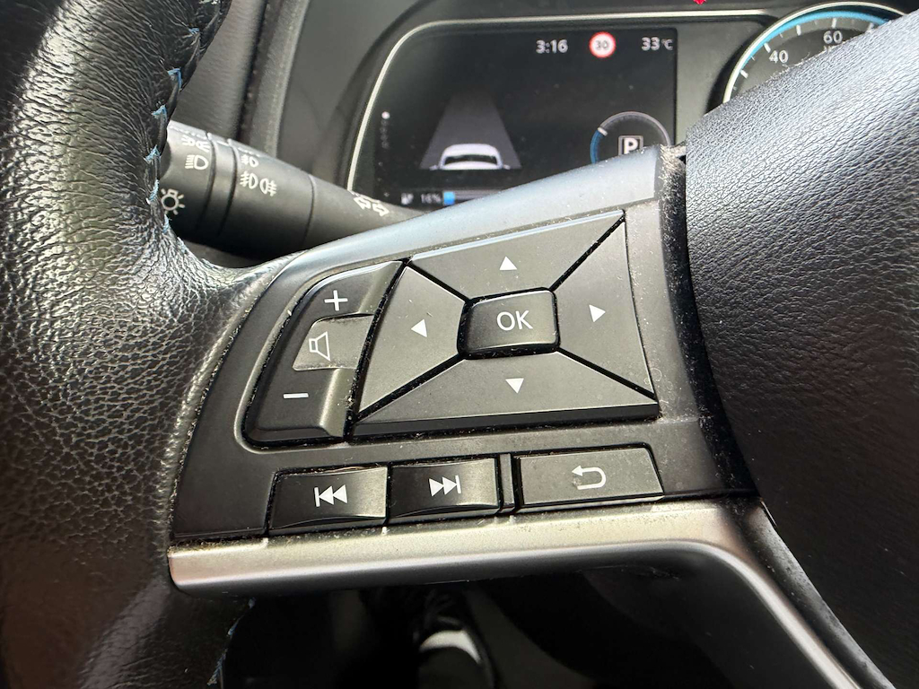 2021 Nissan Leaf — image 18