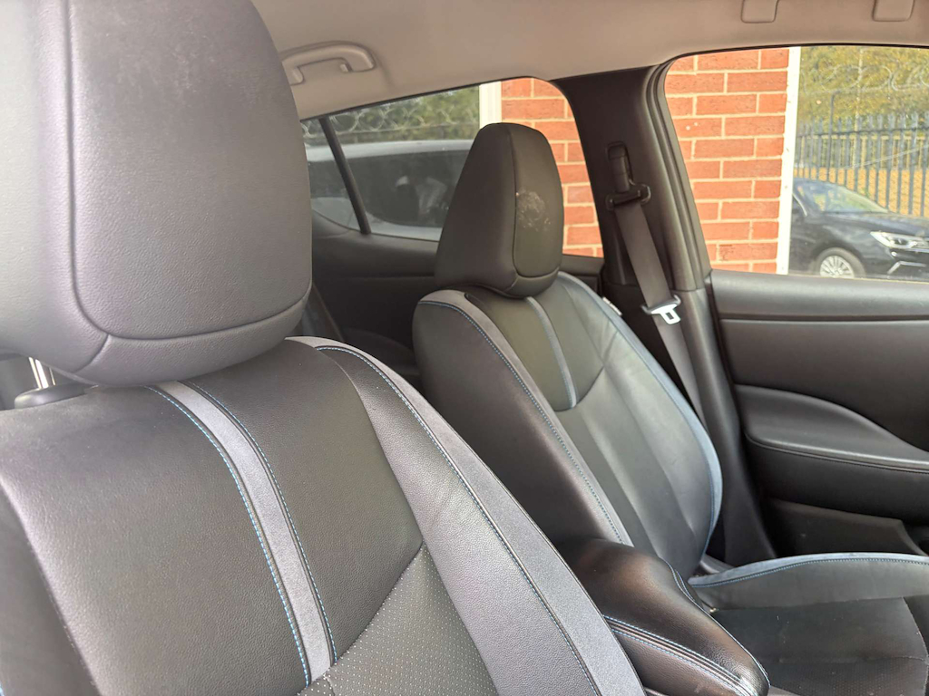 2021 Nissan Leaf — image 12