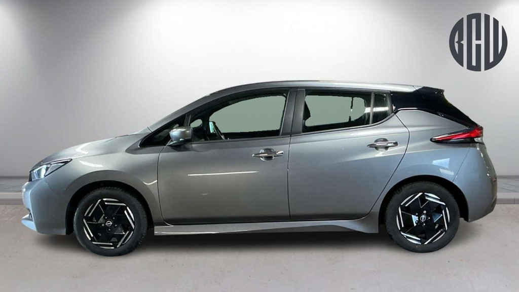 2022 Nissan Leaf — image 6