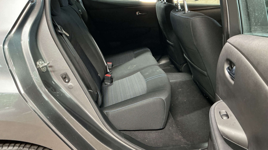 2022 Nissan Leaf — image 8