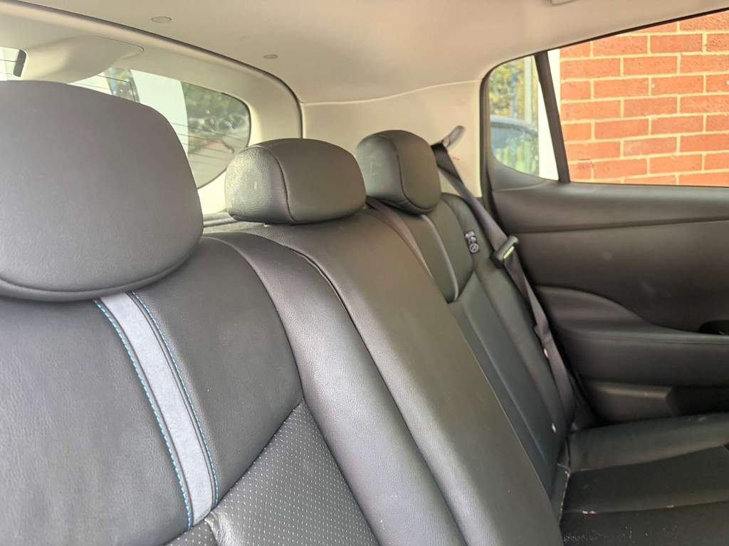 2021 Nissan Leaf — image 14