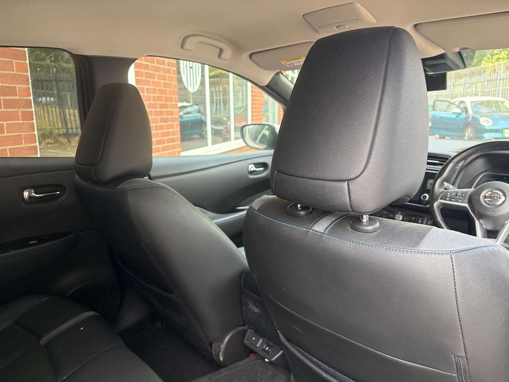 2021 Nissan Leaf — image 13