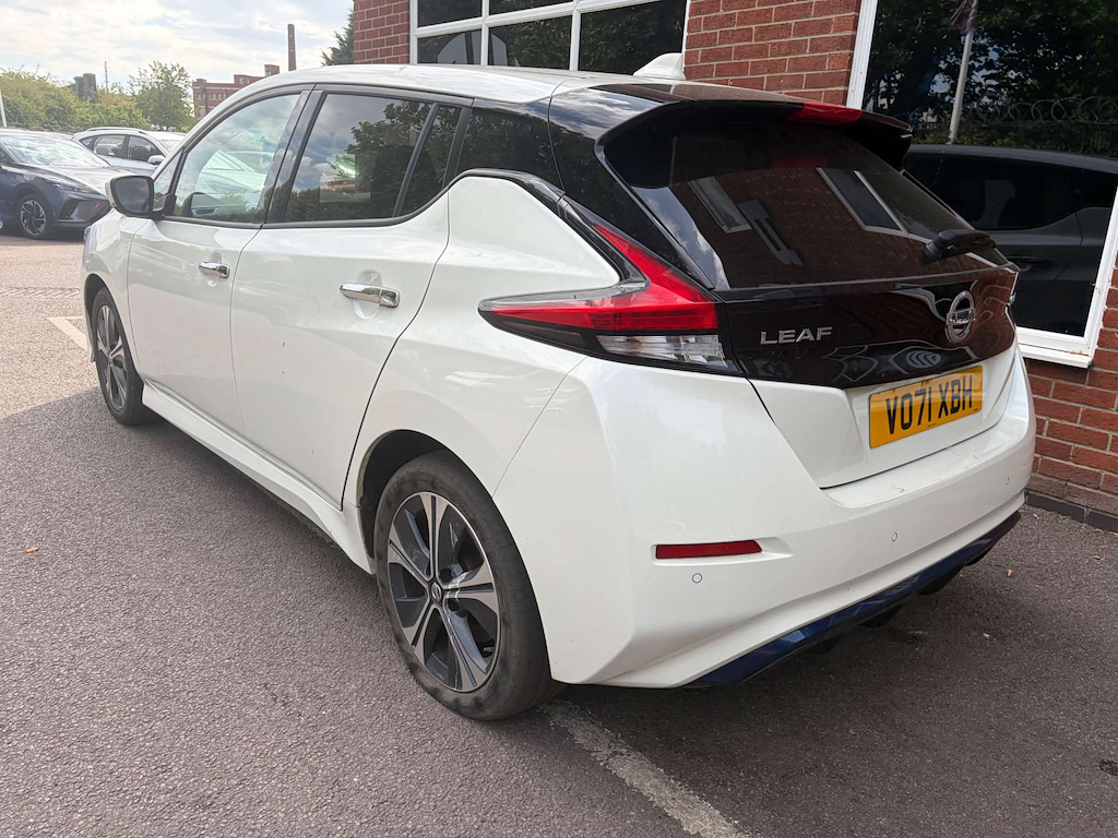 2021 Nissan Leaf — image 6