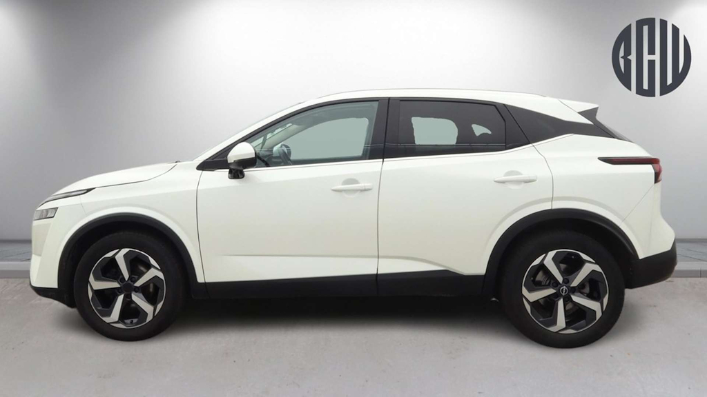 2022 Nissan Qashqai — image 3