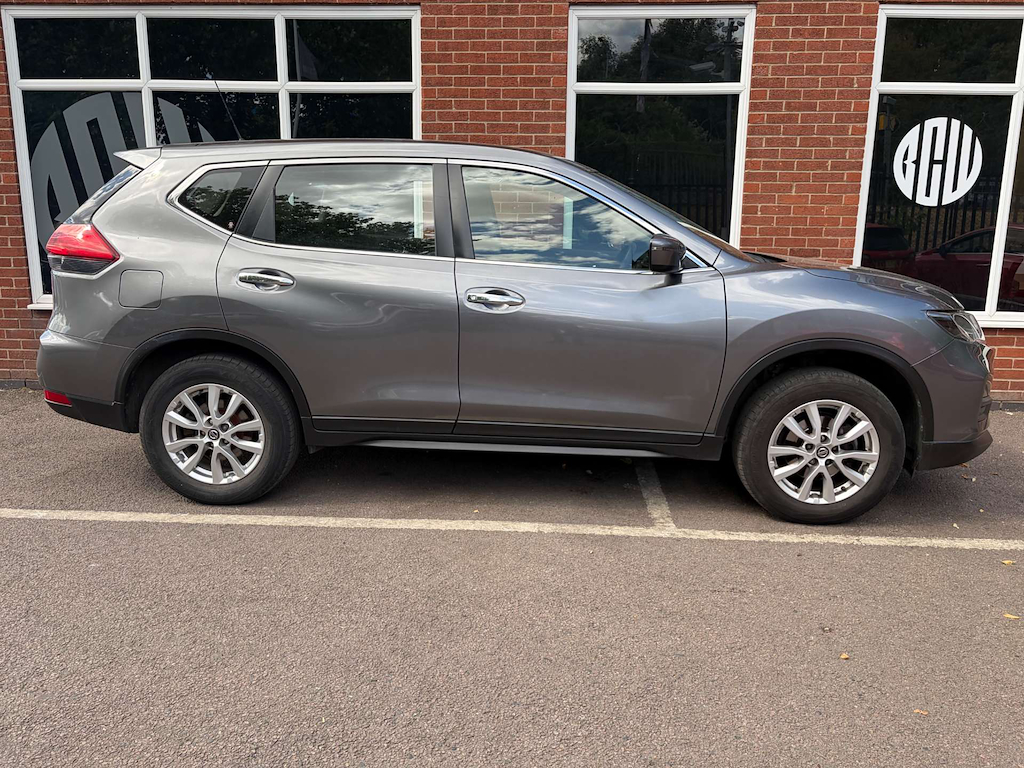 2021 Nissan X-Trail — image 2