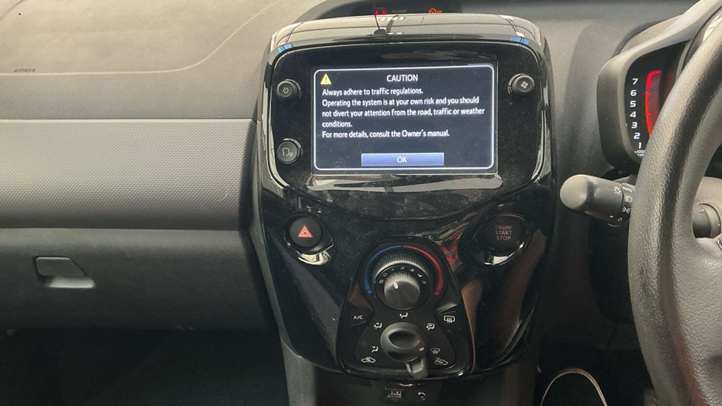 2021 Peugeot 108 — image 5