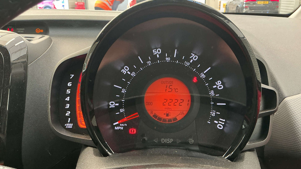2021 Peugeot 108 — image 7