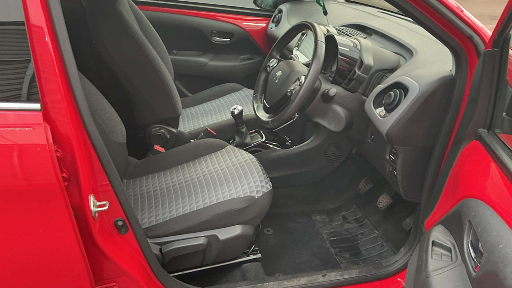 2021 Peugeot 108 — image 6