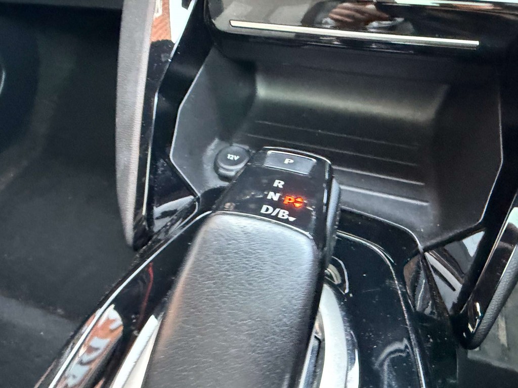 2020 Peugeot 208 — image 27