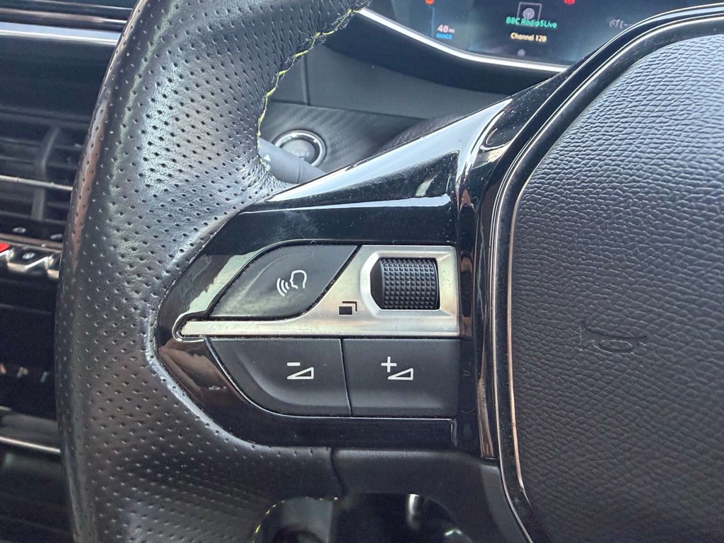 2020 Peugeot 208 — image 22