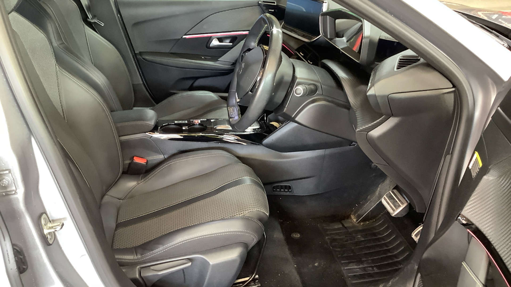 2022 Peugeot 208 — image 11