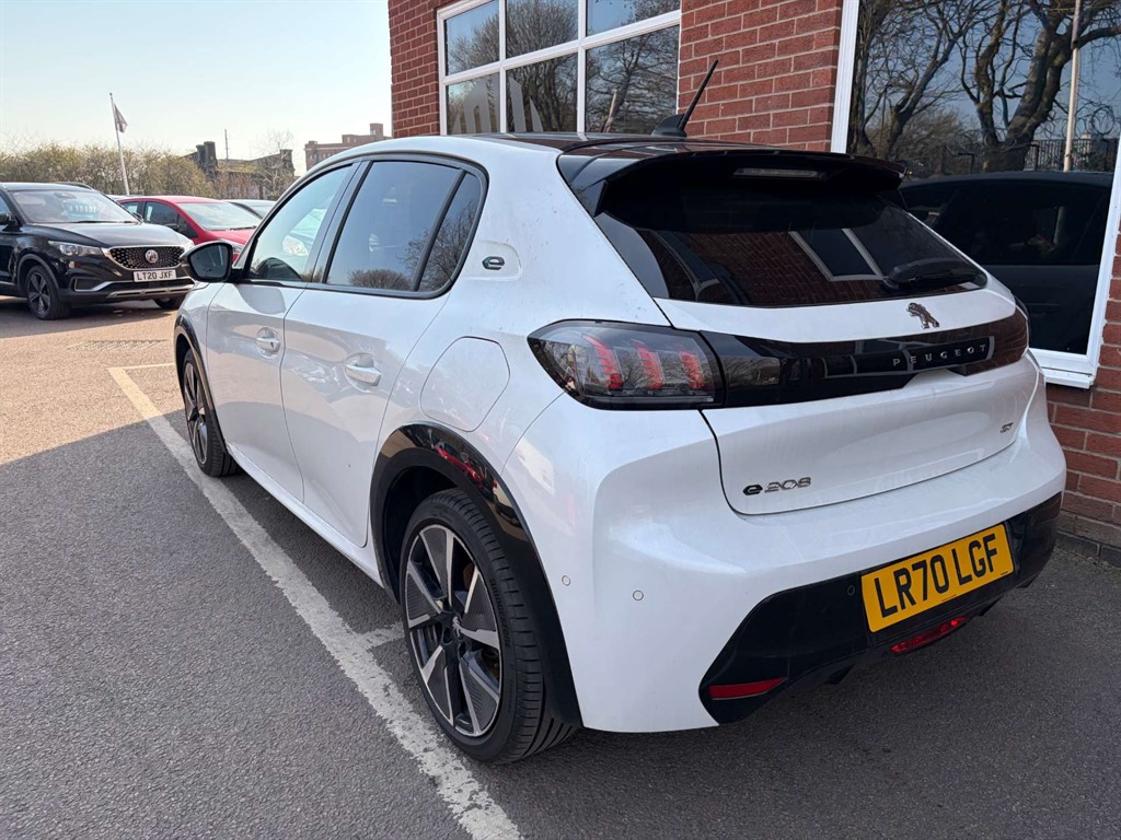 2020 Peugeot 208 — image 6