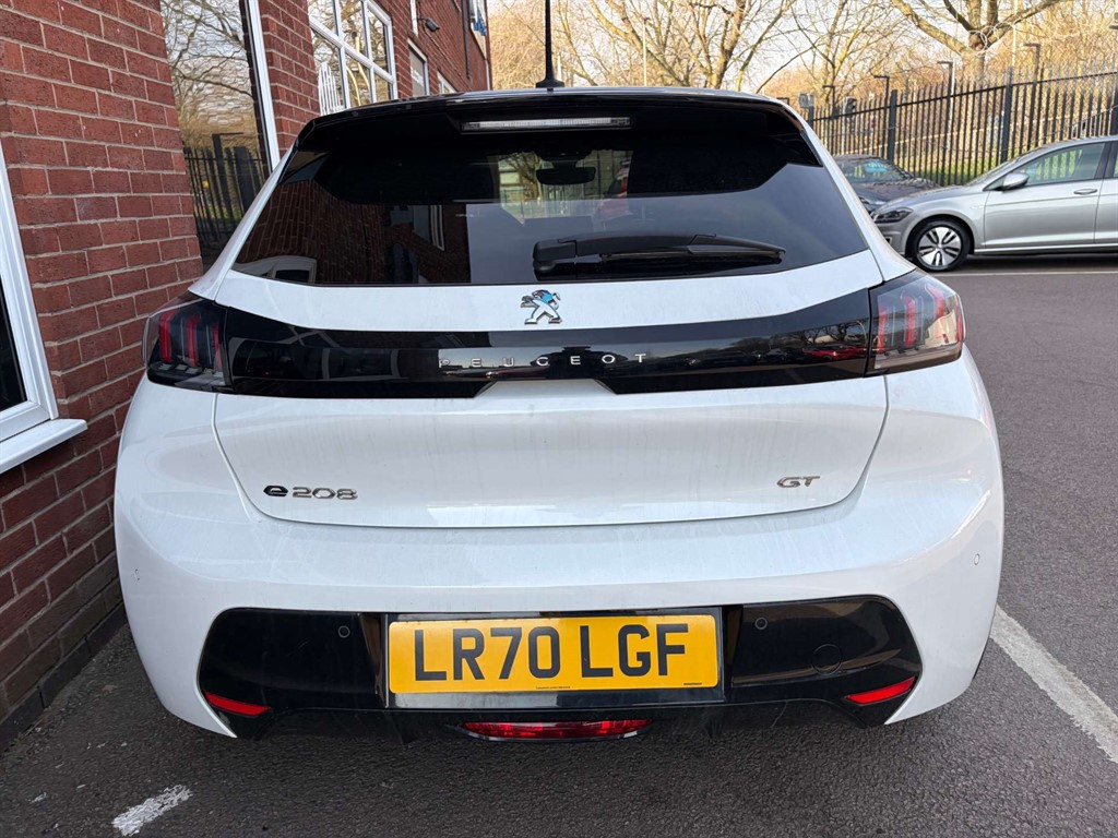 2020 Peugeot 208 — image 9