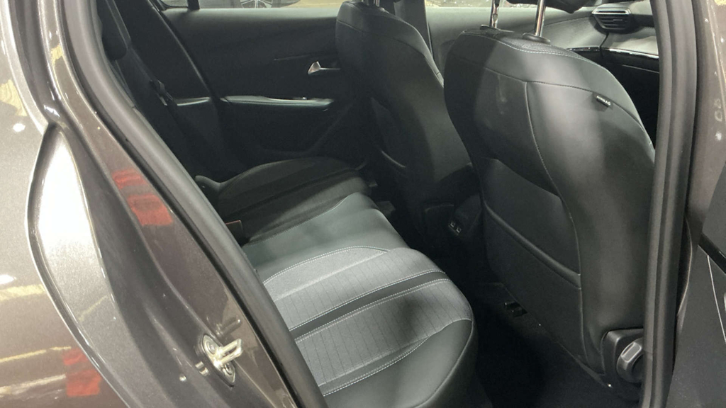 2020 Peugeot 208 — image 4