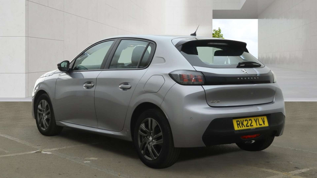 2022 Peugeot 208 — image 3