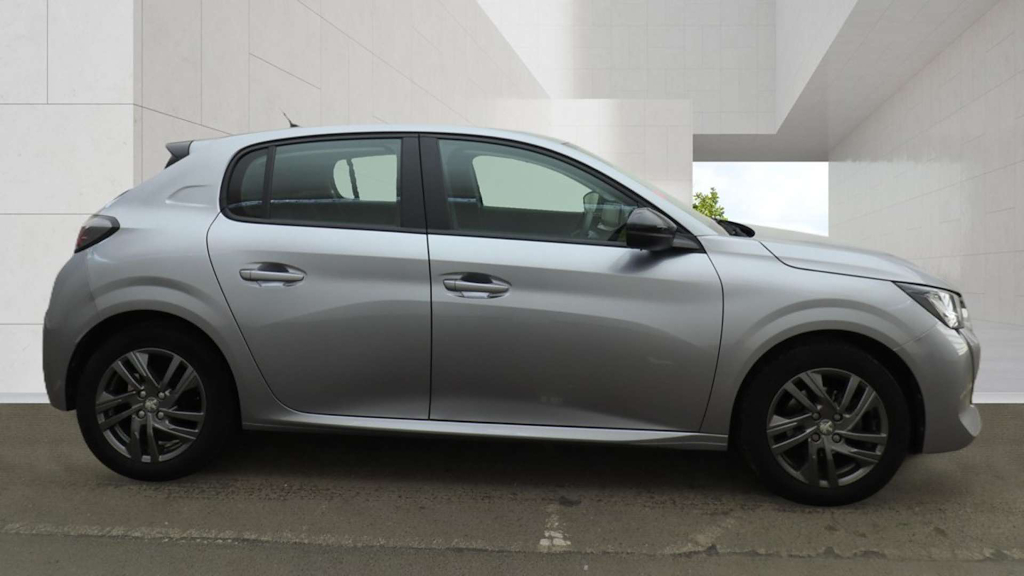 2022 Peugeot 208 — image 5