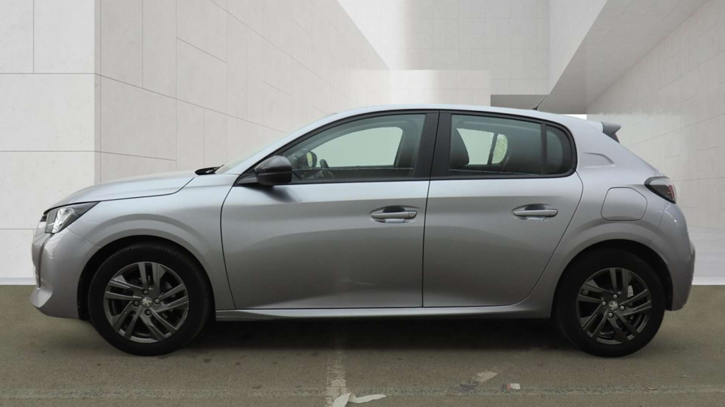2022 Peugeot 208 — image 6