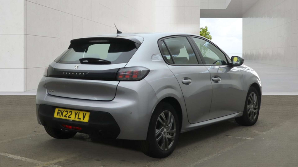 2022 Peugeot 208 — image 4