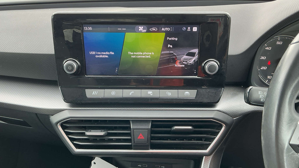 2022 SEAT Leon — image 8