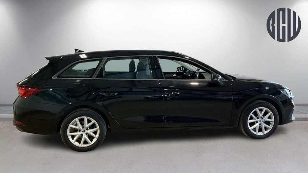 2022 SEAT Leon — image 5