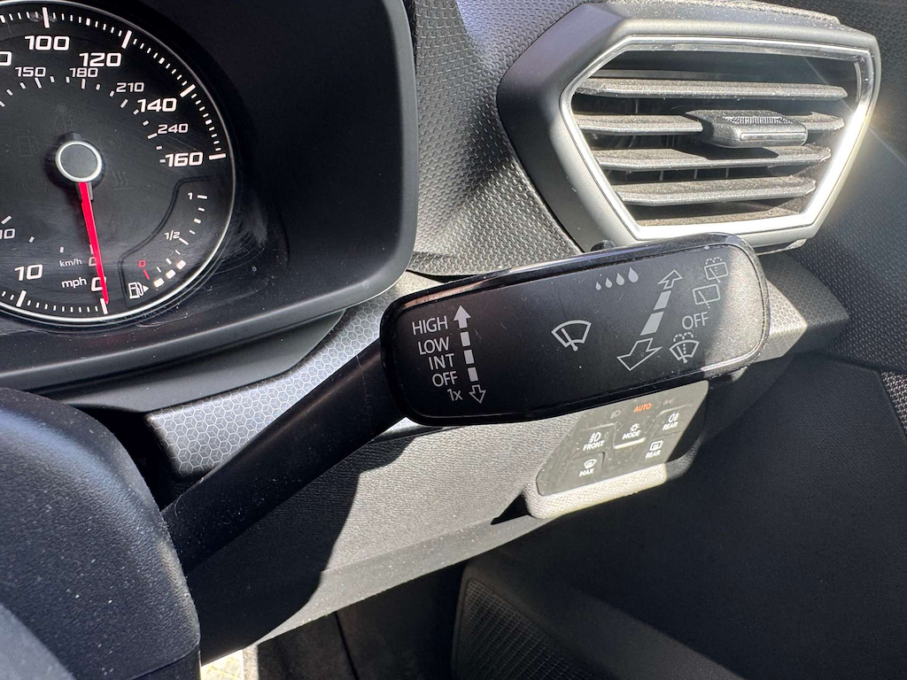 2022 SEAT Leon — image 17