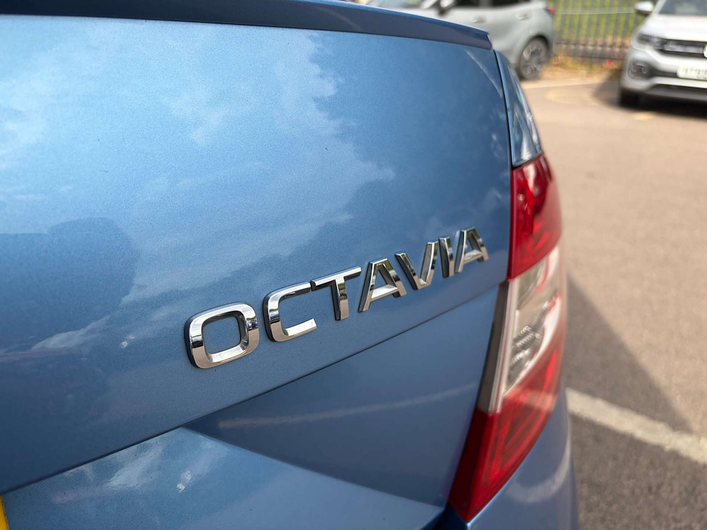 2018 Skoda Octavia — image 30