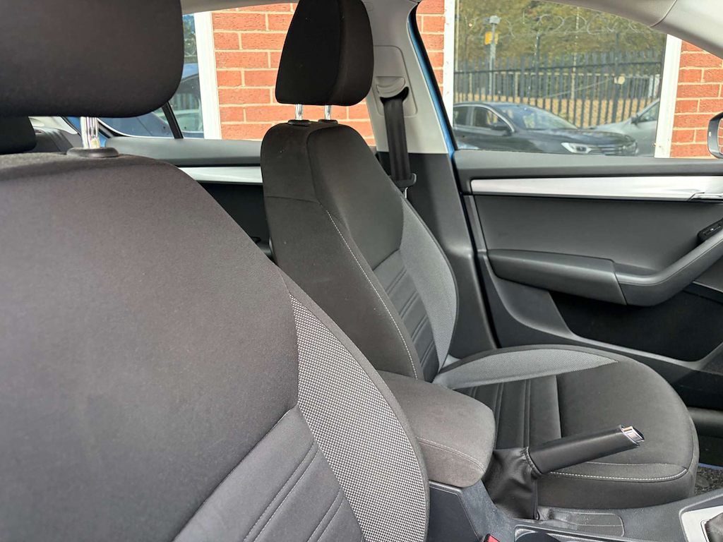 2018 Skoda Octavia — image 11