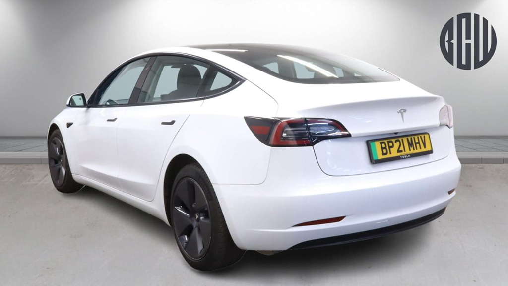 2021 Tesla Model 3 — image 3