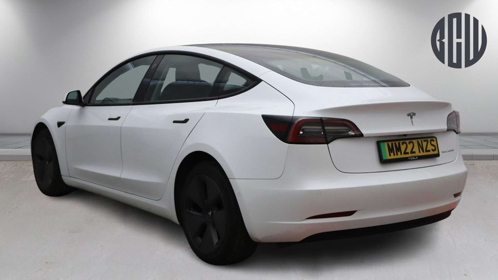 2022 Tesla Model 3 — image 2