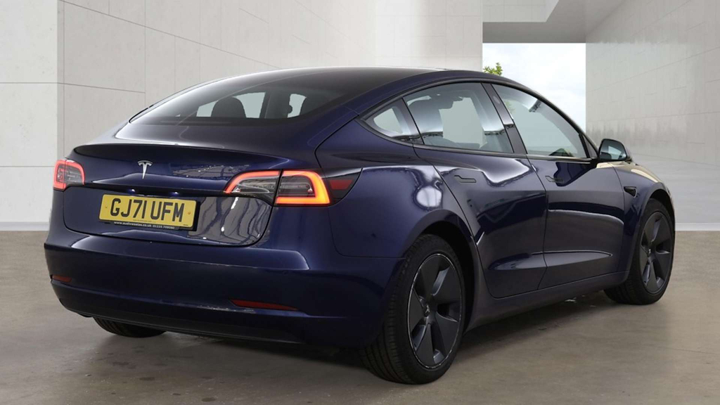 2021 Tesla Model 3 — image 4