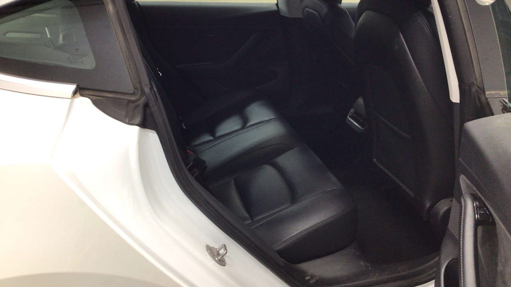 2020 Tesla Model 3 — image 7